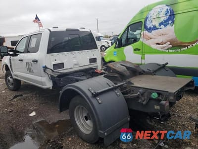 Drugie zdjęcie samochodu z przodu: 2023 FORD F350 SUPER DUTY VIN:1FD8W3HT2PEE01379 - miniatura