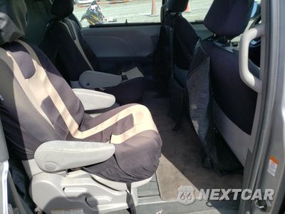 Zdjęcie 11 z 13 samochodu: 2016 TOYOTA SIENNA VIN:5TDZK3DCXGS726706 - miniatura