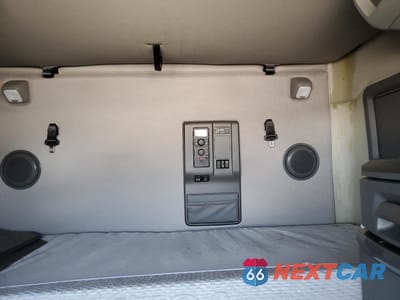 Zdjęcie 6 z 10 samochodu: 2025 VOLVO VNL SEMI TRUCK VIN:4V4NC9EH0SN674658 - miniatura