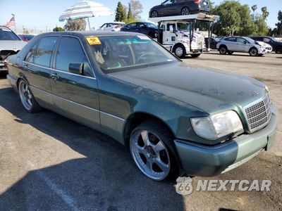 Czwarte zdjęcie samochodu z boku: 1993 MERCEDES-BENZ 300 SE VIN:WDBGA32E8PA125613 - miniatura