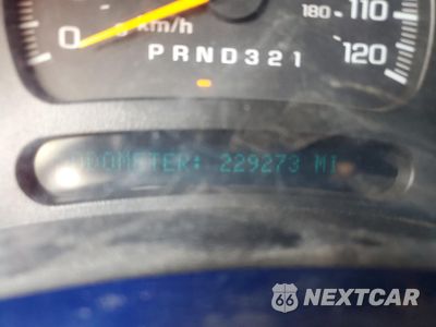 Zdjęcie 9 z 12 samochodu: 2003 CHEVROLET SILVERADO C1500 VIN:1GCEC14X93Z267647 - miniatura
