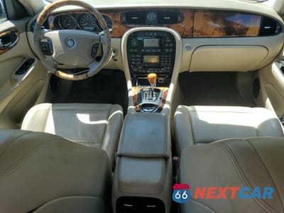 Zdjęcie 8 z 12 samochodu: 2004 JAGUAR XJ8 VIN:SAJWA71C14SG16264 - miniatura