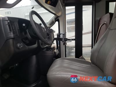 Zdjęcie 7 z 13 samochodu: 2023 GMC SAVANA CUTAWAY G3500 VIN:1GD07RB75P1103098 - miniatura