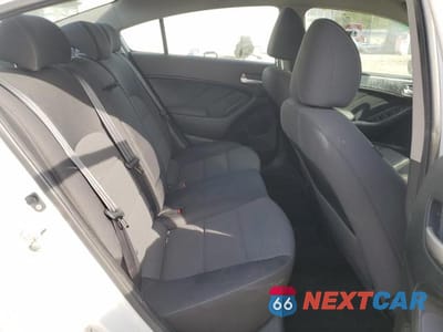 Zdjęcie 10 z 13 samochodu: 2018 KIA FORTE LX VIN:3KPFL4A70JE273887 - miniatura
