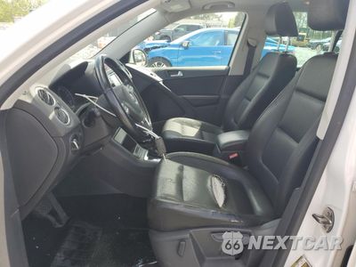 Zdjęcie 7 z 13 samochodu: 2011 VOLKSWAGEN TIGUAN S VIN:WVGBV7AX4BW503167 - miniatura