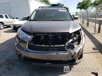 Piąte zdjęcie samochodu w środku: 2016 TOYOTA HIGHLANDER XLE VIN:5TDKKRFHXGS150581 - miniatura