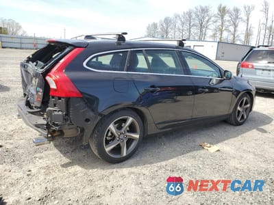 Trzecie zdjęcie samochodu z tyłu: 2015 VOLVO V60 R DESIGN VIN:YV1902SH9F1190853 - miniatura