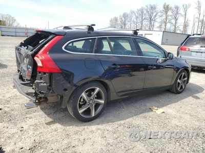 Trzecie zdjęcie samochodu z tyłu: 2015 VOLVO V60 R DESIGN VIN:YV1902SH9F1190853 - miniatura