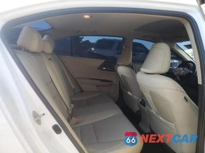 Zdjęcie 10 z 13 samochodu: 2017 HONDA ACCORD TOURING VIN:1HGCR3F90HA035543 - miniatura