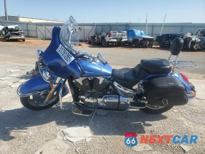 Trzecie zdjęcie samochodu z tyłu: 2007 HONDA VTX1300 R VIN:1HFSC52627A406726 - miniatura