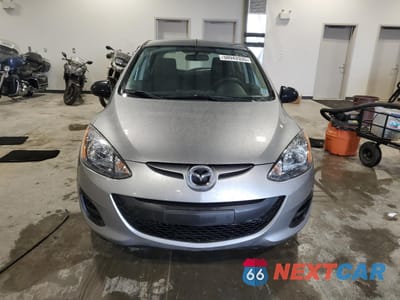 Piąte zdjęcie samochodu w środku: 2012 MAZDA MAZDA2 VIN:JM1DE1KY2C0150739 - miniatura