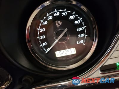 Zdjęcie 7 z 9 samochodu: 2010 HARLEY-DAVIDSON FLHTK VIN:1HD1KEM15AB674776 - miniatura