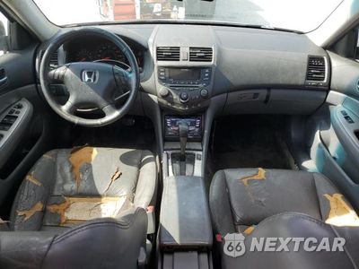Zdjęcie 8 z 12 samochodu: 2003 HONDA ACCORD EX VIN:1HGCM66503A060772 - miniatura