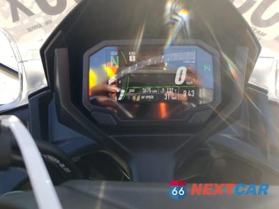 Zdjęcie 7 z 10 samochodu: 2023 KAWASAKI EX650 R VIN:ML5EXER17PDA89950 - miniatura