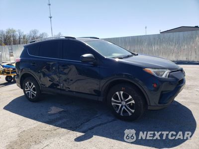 Czwarte zdjęcie samochodu z boku: 2017 TOYOTA RAV4 LE VIN:JTMBFREV5HJ109401 - miniatura
