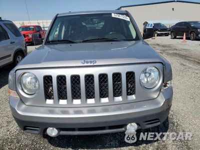 Piąte zdjęcie samochodu w środku: 2016 JEEP PATRIOT LATITUDE VIN:1C4NJPFA4GD812576 - miniatura
