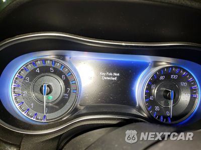 Zdjęcie 9 z 12 samochodu: 2016 CHRYSLER 300C VIN:2C3CCAEG4GH116540 - miniatura