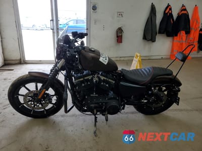 Trzecie zdjęcie samochodu z tyłu: 2019 HARLEY-DAVIDSON XL883 N VIN:1HD4LE213KC429189 - miniatura