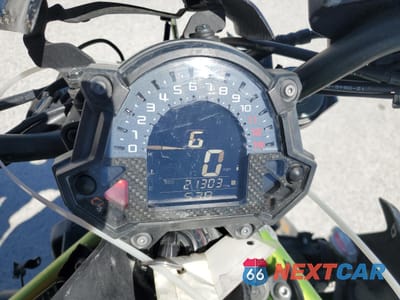 Zdjęcie 7 z 9 samochodu: 2019 KAWASAKI ZR900 VIN:JKAZR2B15KA029175 - miniatura