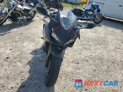 Drugie zdjęcie samochodu z przodu: 2021 HONDA CBR500 RA VIN:MLHPC6252M5201518 - miniatura