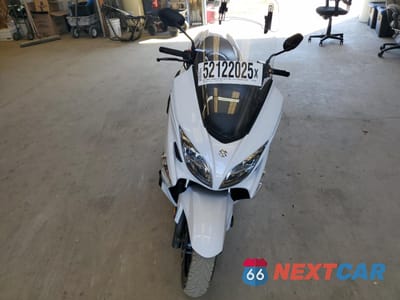 Drugie zdjęcie samochodu z przodu: 2018 SUZUKI AN400 A VIN:JS1DU11E2J2100087 - miniatura