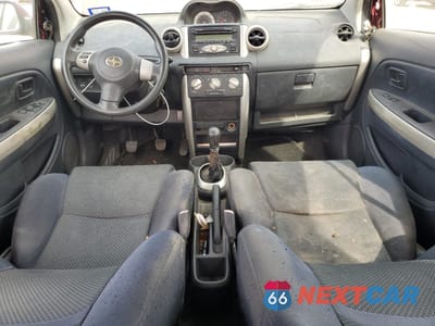 Zdjęcie 8 z 12 samochodu: 2006 TOYOTA SCION XA VIN:JTKKT604560157563 - miniatura