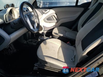 Zdjęcie 7 z 14 samochodu: 2013 SMART FORTWO PURE VIN:WMEEJ3BA8DK614526 - miniatura