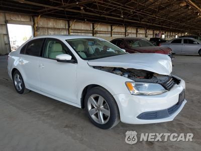 Czwarte zdjęcie samochodu z boku: 2014 VOLKSWAGEN JETTA TDI VIN:3VWLL7AJ4EM383768 - miniatura