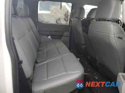 Zdjęcie 10 z 13 samochodu: 2023 FORD F350 SUPER DUTY VIN:1FD8W3HT2PEE01379 - miniatura