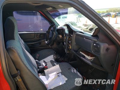 Zdjęcie 10 z 12 samochodu: 2000 CHEVROLET S TRUCK S10 VIN:1GCCS1441Y8174117 - miniatura