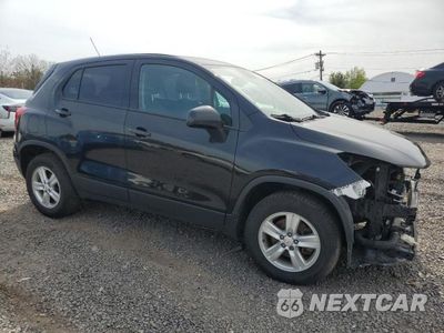 Czwarte zdjęcie samochodu z boku: 2020 CHEVROLET TRAX LS VIN:KL7CJNSB6LB065642 - miniatura