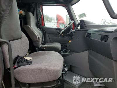 Piąte zdjęcie samochodu w środku: 2020 INTERNATIONAL LT625 SEMI TRUCK VIN:3HSDZAPR3LN822070 - miniatura