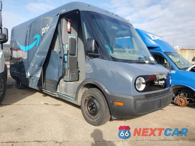 Czwarte zdjęcie samochodu z boku: 2023 RIVIAN EDV 700 VIN:7FCEHEB77PN005368 - miniatura