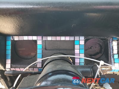 Zdjęcie 9 z 12 samochodu: 1993 JEEP WRANGLER / YJ VIN:1J4FY29S7PP221206 - miniatura