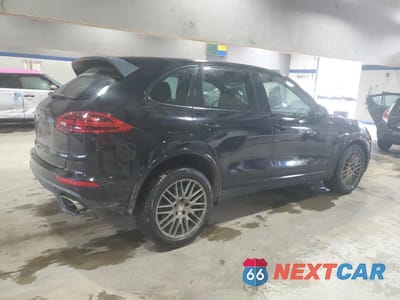 Trzecie zdjęcie samochodu z tyłu: 2017 PORSCHE CAYENNE VIN:WP1AA2A27HKA86824 - miniatura