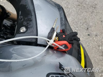 Zdjęcie 8 z 10 samochodu: 2023 HONDA CBR500 RA VIN:MLHPC6257P5400391 - miniatura