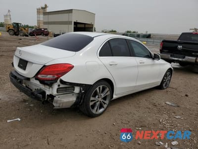 Trzecie zdjęcie samochodu z tyłu: 2015 MERCEDES-BENZ C 300 VIN:55SWF4JB6FU050863 - miniatura