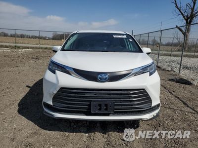 Piąte zdjęcie samochodu w środku: 2021 TOYOTA SIENNA LE VIN:5TDKRKEC7MS027437 - miniatura