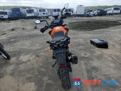 Czwarte zdjęcie samochodu z boku: 2023 KTM 390 ADVENTURE VIN:MD2JGJ407PC257546 - miniatura