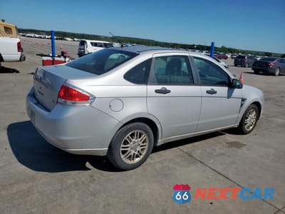 Trzecie zdjęcie samochodu z tyłu: 2008 FORD FOCUS SE VIN:1FAHP35N18W231282 - miniatura