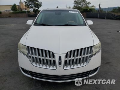 Piąte zdjęcie samochodu w środku: 2011 LINCOLN MKT VIN:2LMHJ5AT1BBJ50674 - miniatura
