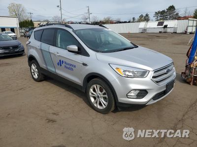Czwarte zdjęcie samochodu z boku: 2018 FORD ESCAPE SE VIN:1FMCU9GD8JUD24947 - miniatura