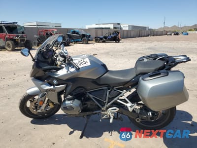 Trzecie zdjęcie samochodu z tyłu: 2016 BMW R1200 RS VIN:WB10A1503GZ378747 - miniatura