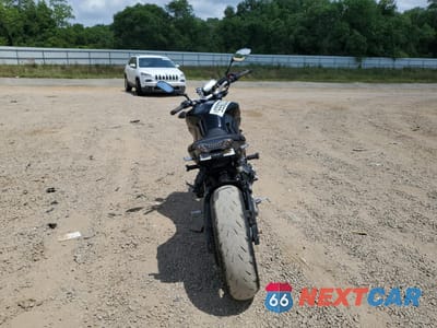 Czwarte zdjęcie samochodu z boku: 2016 YAMAHA FZ09 C VIN:JYARN33Y3GA002434 - miniatura