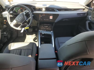 Zdjęcie 8 z 14 samochodu: 2024 AUDI Q8 E-TRON PREMIUM PLUS VIN:WA15AAGE6RB056241 - miniatura