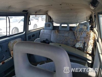 Zdjęcie 10 z 13 samochodu: 1987 VOLKSWAGEN VANAGON BUS VIN:WV2YB0254HH068306 - miniatura