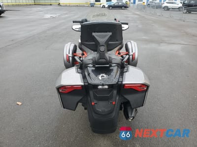 Czwarte zdjęcie samochodu z boku: 2016 CAN-AM SPYDER ROADSTER F3-T VIN:2BXREDD20GV003340 - miniatura