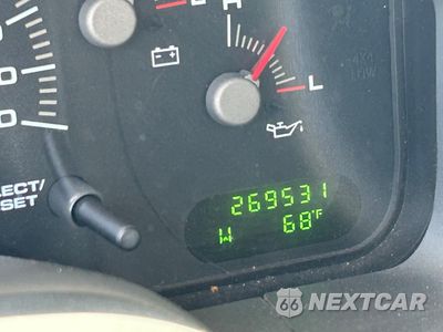 Zdjęcie 8 z 11 samochodu: 2004 FORD EXPEDITION XLT VIN:1FMRU15W74LA41840 - miniatura