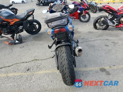 Czwarte zdjęcie samochodu z boku: 2015 SUZUKI GSX-R750 VIN:JS1GR7MA8F2100953 - miniatura