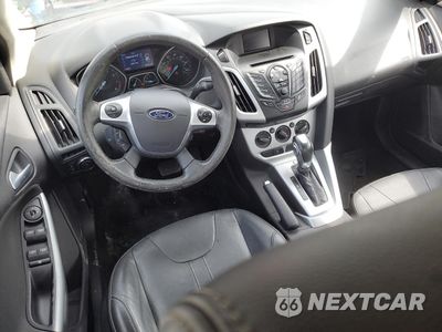 Zdjęcie 8 z 12 samochodu: 2014 FORD FOCUS SE VIN:1FADP3F25EL223511 - miniatura